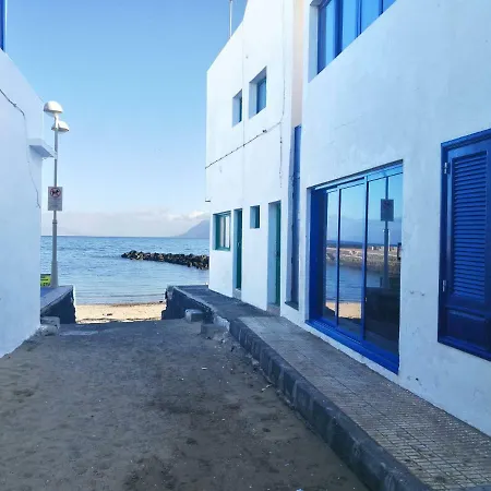 La Caleta فامارا